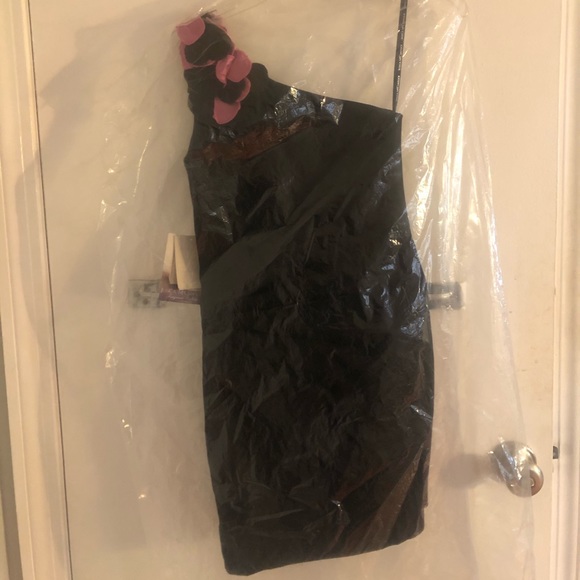 Formal dress - Picture 6 of 6